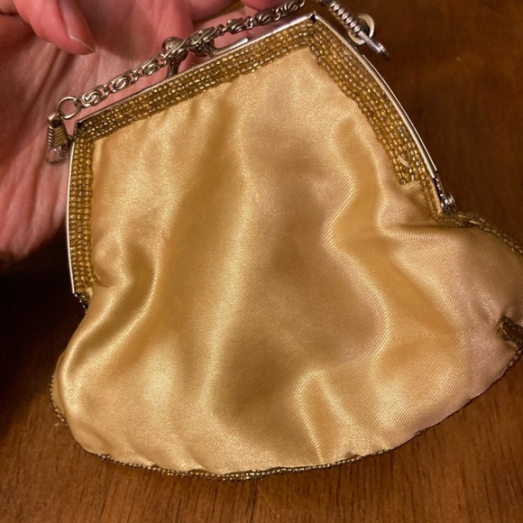 NWOT Bijoux Terner Gold Beaded Clutch Party Bag - Picture 4 of 8